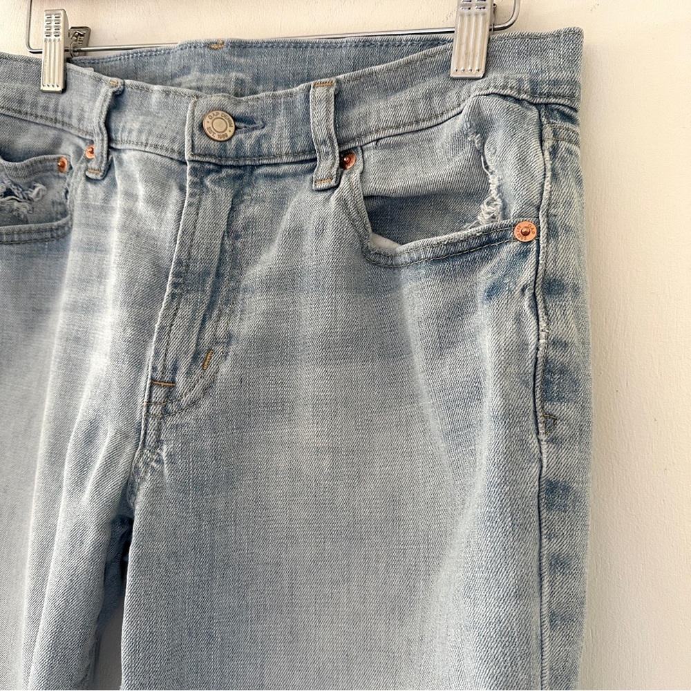 GAP Mid Rise Girlfriend Jeans with Washwell, Light Wash, size 28 SHORT - Picture 3 of 10